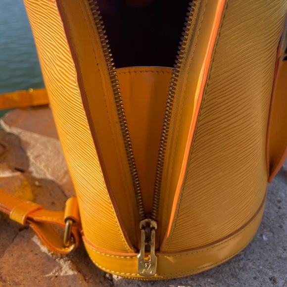 😍Super cute 😍 LOUIS VUITTON BACKPACK EPI - Picture 10 of 17